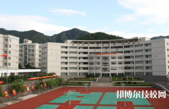 浙江公路技師學(xué)院1