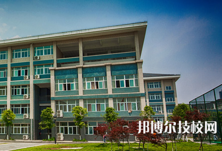 重慶城市建設(shè)技工學(xué)校2022年學(xué)費(fèi)、收費(fèi)多少
