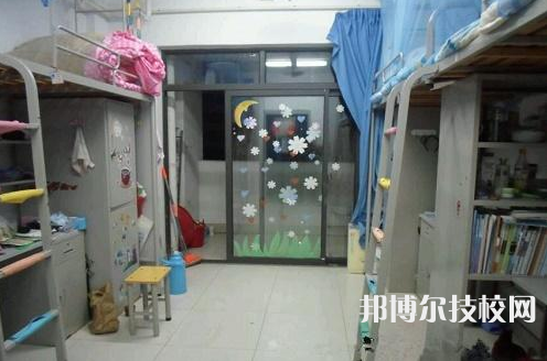 重慶女子職業(yè)高級(jí)中學(xué)2022年宿舍條件