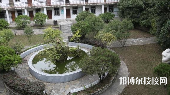 貴陽經(jīng)濟(jì)貿(mào)易中等專業(yè)學(xué)校2021年報(bào)名條件、招生要求、招生對象