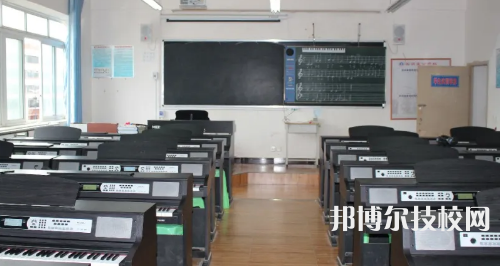清鎮(zhèn)中等職業(yè)技術(shù)學(xué)校2021年招生辦聯(lián)系電話
