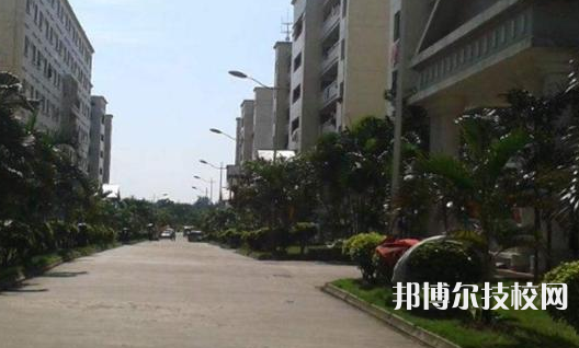 貴陽汽車工業(yè)技術(shù)學(xué)校2021年招生簡章