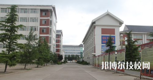 平?jīng)隼砉ぶ械葘I(yè)學(xué)校2021年報(bào)名條件、招生要求、招生對(duì)象