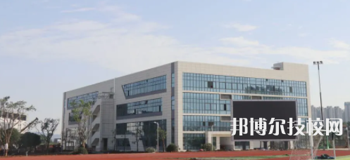 成都汽車職業(yè)技術學校2021年招生辦聯(lián)系電話