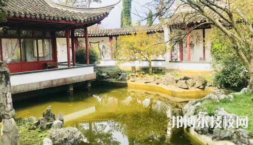 貴陽(yáng)電子職業(yè)學(xué)校2021年招生辦聯(lián)系電話