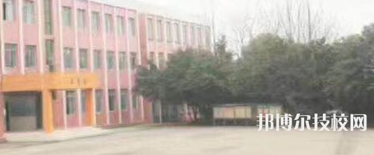 成都華夏旅游商務(wù)學(xué)校怎么樣、好不好
