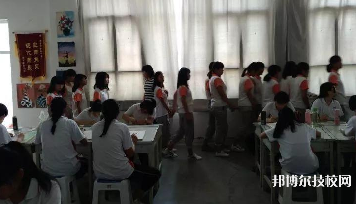南宮職業(yè)教育中心2021年招生辦聯(lián)系電話