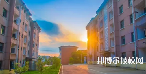 貴州中醫(yī)藥職業(yè)學校2021年招生簡章