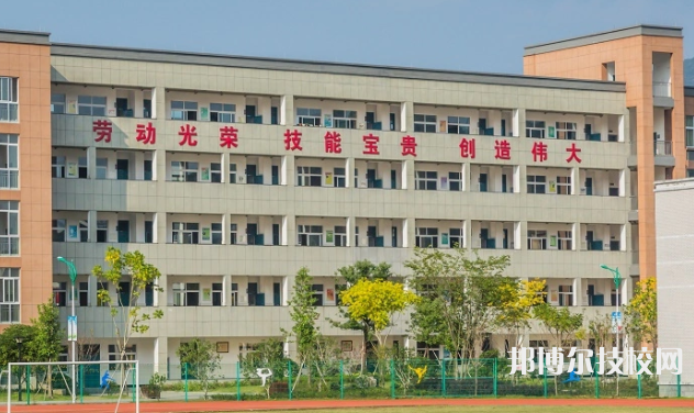 浙江桐廬職業(yè)技術(shù)學(xué)校2