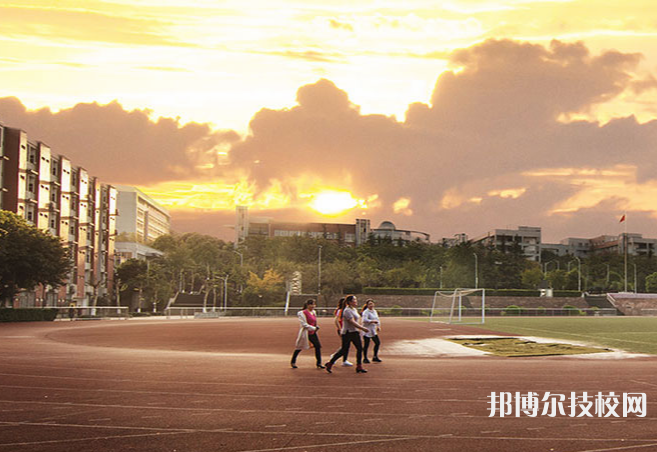 重慶龍門浩職業(yè)中學(xué)校2022年報(bào)名條件、招生要求、招生對(duì)象