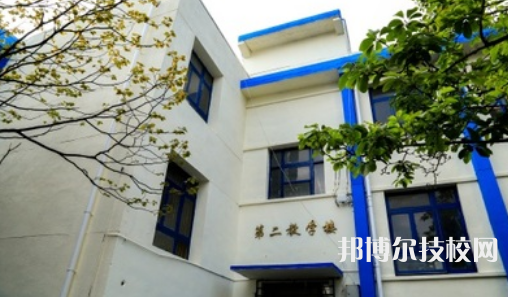 貴州科技學(xué)校2021年招生辦聯(lián)系電話