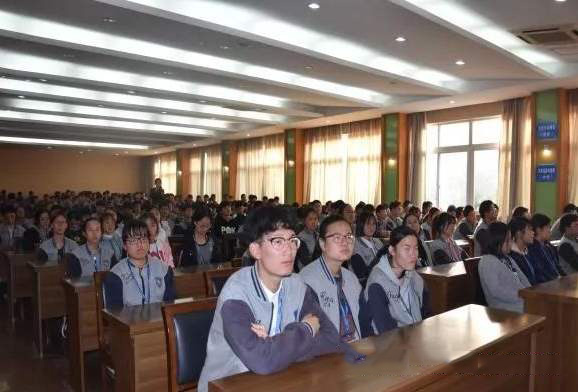 江陰華姿中等專業(yè)學校2021年招生辦聯(lián)系電話