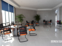 安徽第一輕工業(yè)學校2023年招生辦聯(lián)系電話