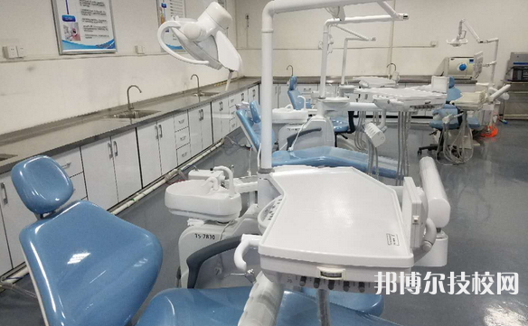 石家莊白求恩醫(yī)學(xué)中等專業(yè)學(xué)校2021年有哪些專業(yè)