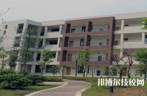 建德工業(yè)技術(shù)學(xué)校2