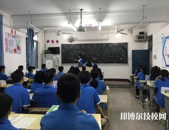 重慶商務(wù)高級技工學(xué)校網(wǎng)站網(wǎng)址