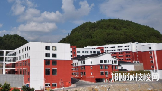 貴州鳳岡縣中等職業(yè)學(xué)校2021年報名條件、招生要求、招生對象