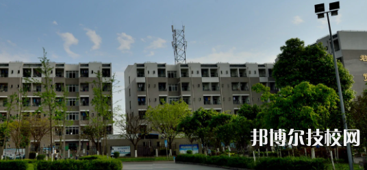 成都電子信息學(xué)校2021年宿舍條件