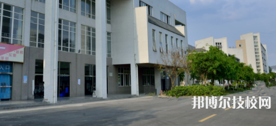 成都電子信息學校地址在哪里