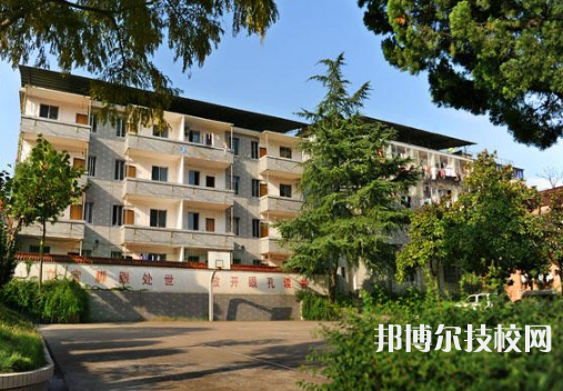 洛南縣職業(yè)技術(shù)教育中心2021年報(bào)名條件、招生要求、招生對(duì)象