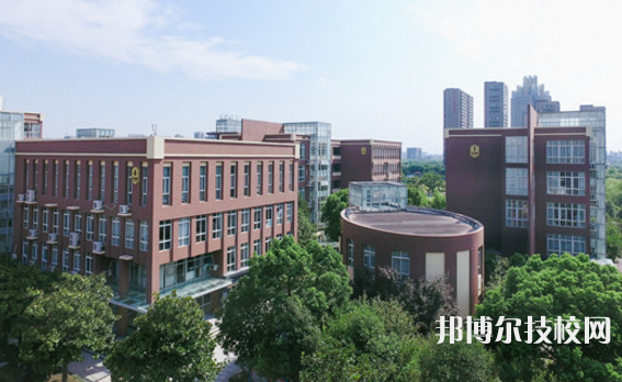 寧波經(jīng)貿(mào)學(xué)校2