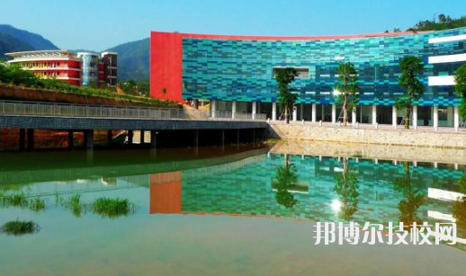 陜西航空技師學(xué)院2021年招生辦聯(lián)系電話