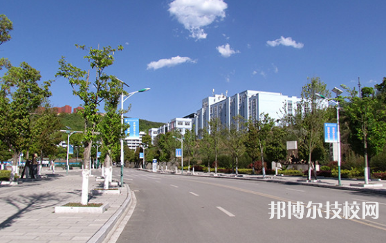 貴州盤州職業(yè)技術(shù)學校網(wǎng)站網(wǎng)址 