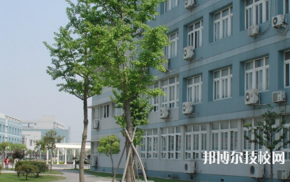 鄞州職業(yè)教育中心學(xué)校2