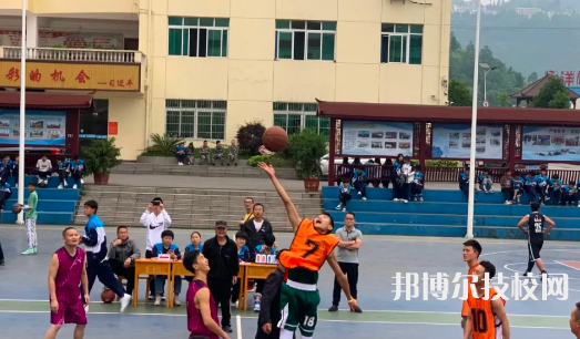 六枝特區(qū)職業(yè)技術(shù)學(xué)校怎么樣、好不好