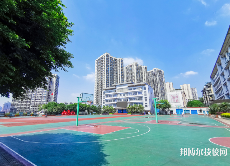重慶鐵路運(yùn)輸技師學(xué)院地址在哪里