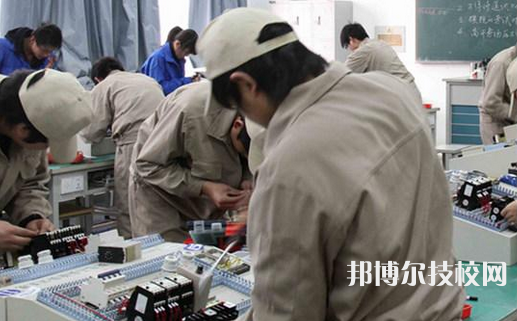 石家莊長安機(jī)電技工學(xué)校2021年招生辦聯(lián)系電話