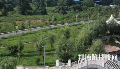 六盤水鐘山區(qū)職業(yè)技術(shù)學(xué)校怎么樣、好不好