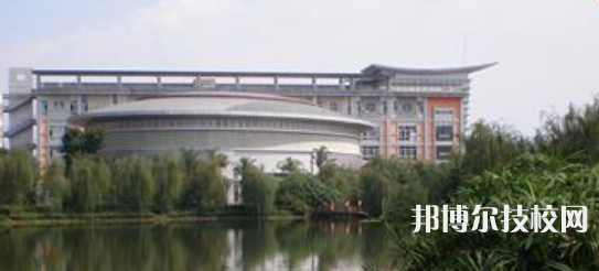 成都成工科技工程技工學(xué)校2021年招生簡(jiǎn)章