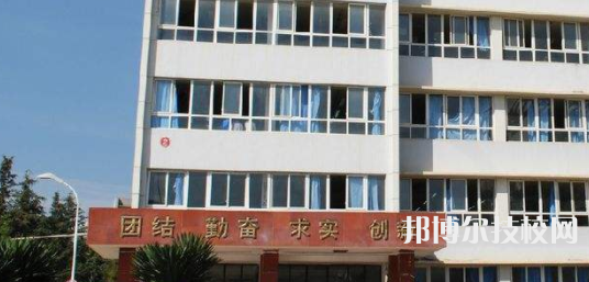 四川鍋爐高級技工學(xué)校2021年招生辦聯(lián)系電話
