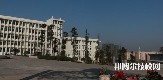 成都信息技術(shù)學(xué)校2021年宿舍條件
