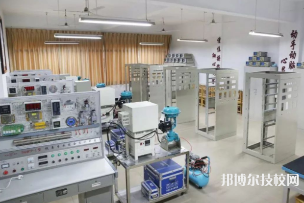 四川儀表工業(yè)學校2022年學費、收費多少