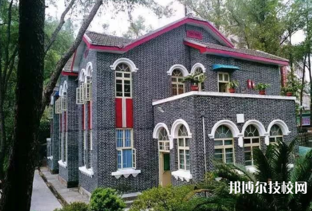 四川儀表工業(yè)學校網(wǎng)站網(wǎng)址