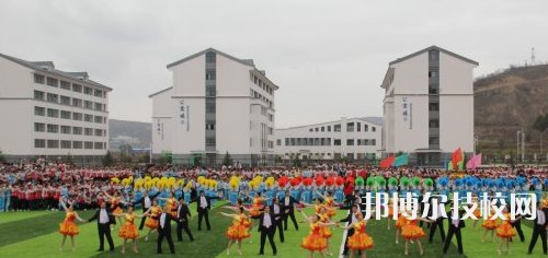 平?jīng)鰴C電工程學(xué)校2021年招生辦聯(lián)系電話