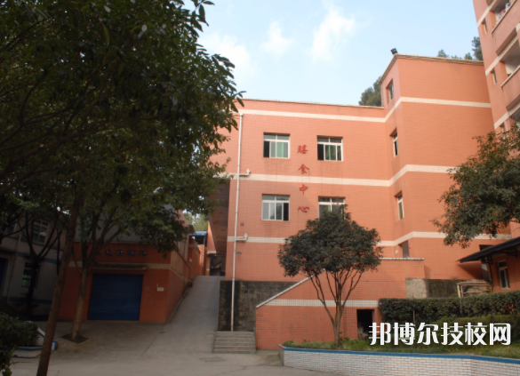 重慶南丁衛(wèi)生職業(yè)學(xué)校2022年招生辦聯(lián)系電話