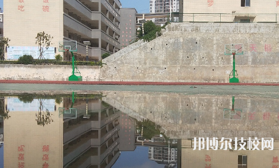 織金中等職業(yè)學(xué)校2021年招生辦聯(lián)系電話