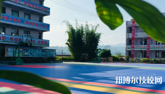 納雍中等職業(yè)學(xué)校2021年招生辦聯(lián)系電話