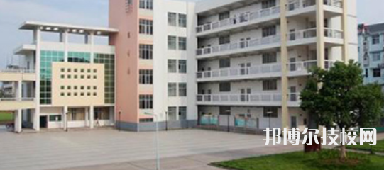 成都機(jī)械高級(jí)技工學(xué)校網(wǎng)站網(wǎng)址