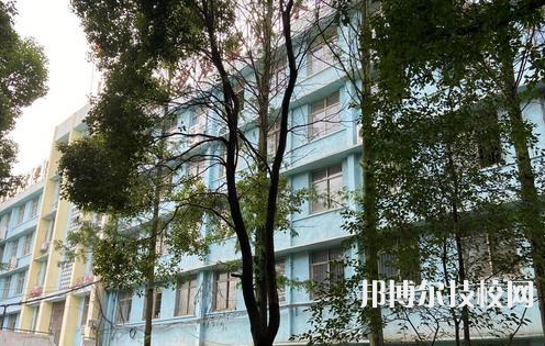 武漢江南技術(shù)學(xué)校2021年招生辦聯(lián)系電話