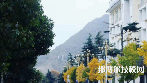 安順民族中等職業(yè)學校2021年報名條件、招生要求、招生對象