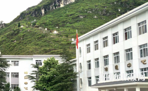 安順民族中等職業(yè)學校2021年招生辦聯(lián)系電話