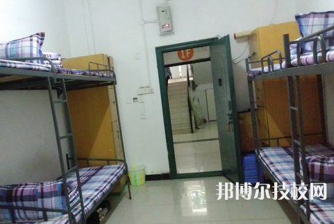 重慶工貿(mào)技師學(xué)院2022年宿舍條件