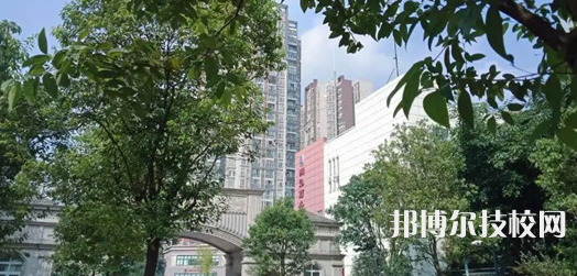 成都航空旅游職業(yè)學(xué)校2021年招生辦聯(lián)系電話