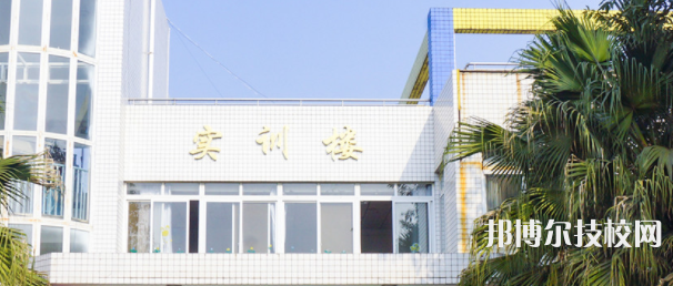 成都指南針職業(yè)技術(shù)學(xué)校2021年學(xué)費(fèi)、收費(fèi)多少