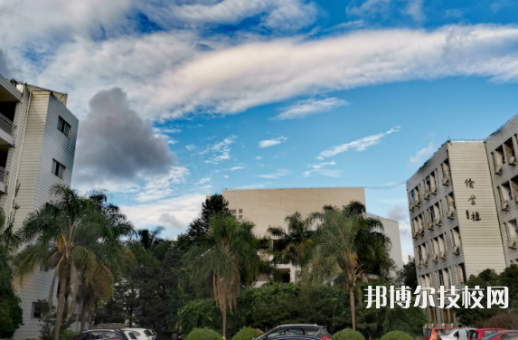 蒼南第二職業(yè)中等專業(yè)學(xué)校3