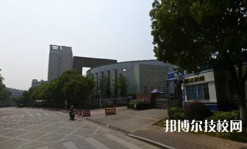奉化區(qū)職業(yè)教育中心學(xué)校6